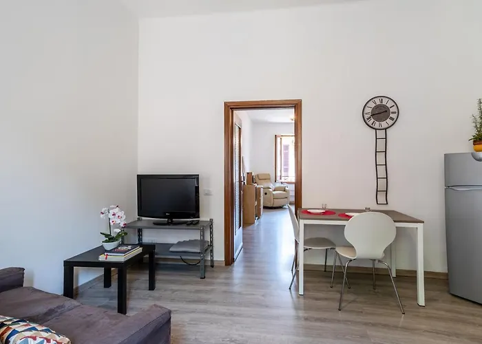 Guesthost - Renovated Apartman